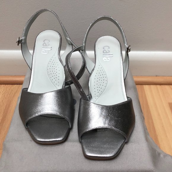 Calla Silver Leather Hells - Picture 2 of 6